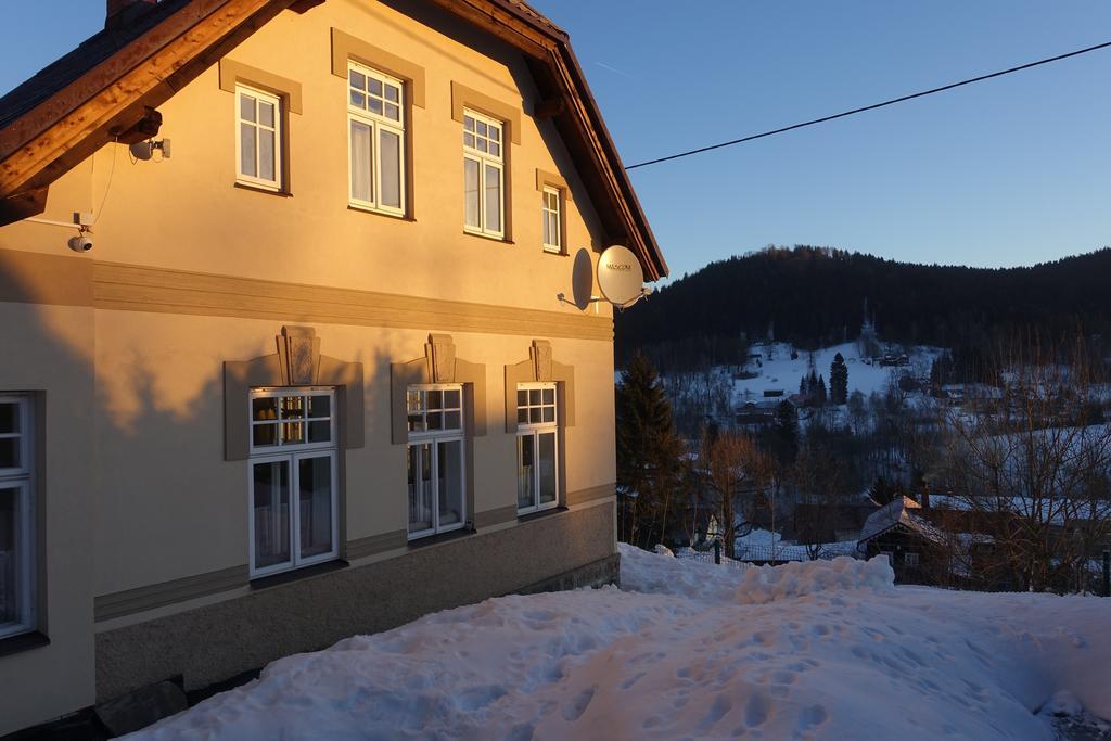Asika Villa Йозефув Дул Екстериор снимка